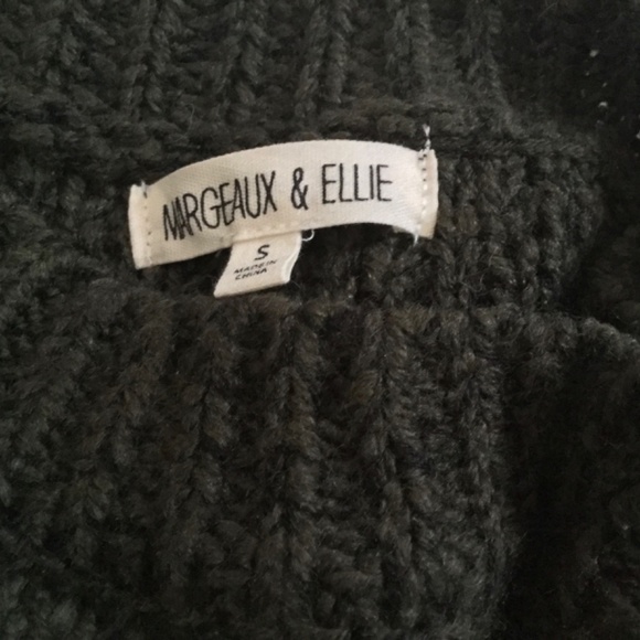 Margeaux & Ellie Forest Green Pullover Crewneck Sweater is NWOT! Size Small - Picture 3 of 3